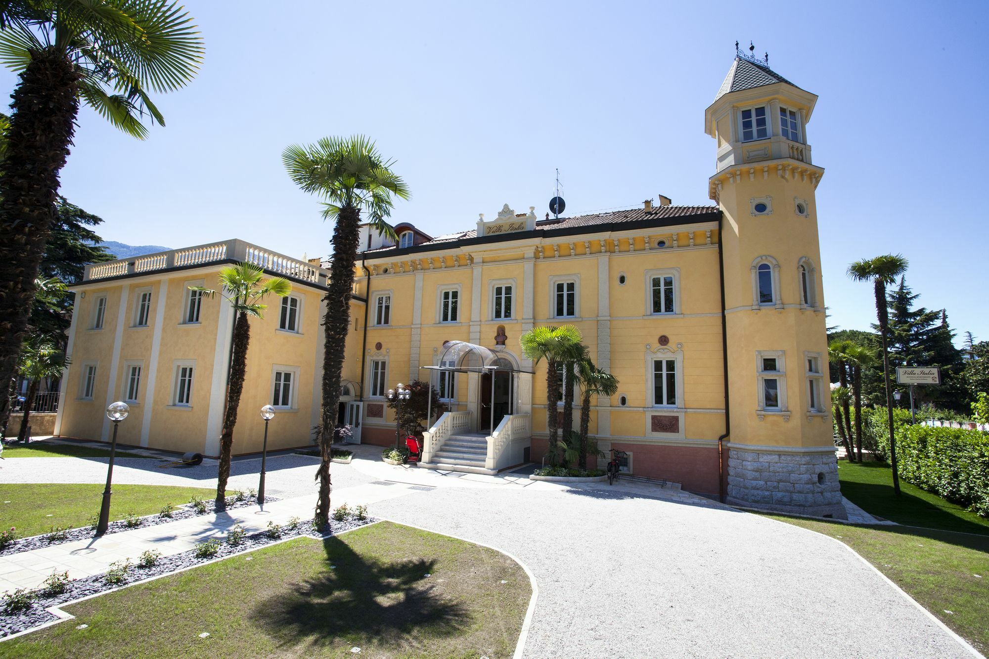 Villa Italia Luxury Suites And Apartments Arco Exterior foto